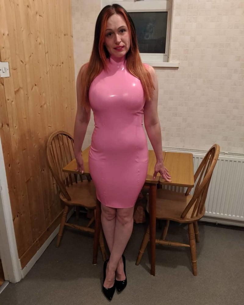 24P Latex Nikki