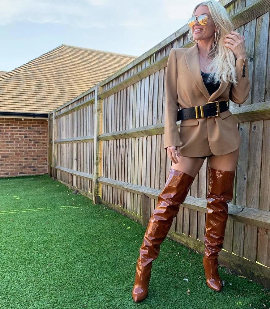 25P Boots, latex and leather hmmmmm horny