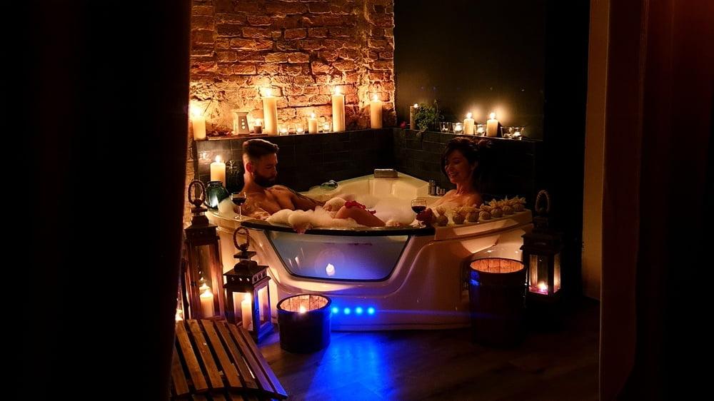 9P Sauna and spa (non nude)