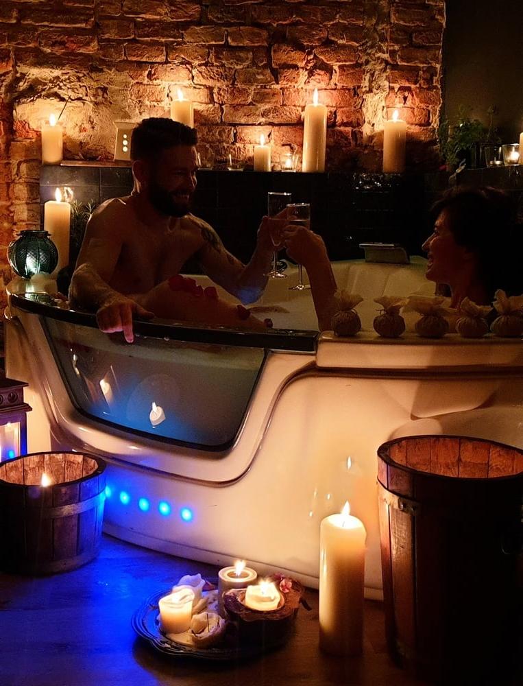 9P Sauna and spa (non nude)
