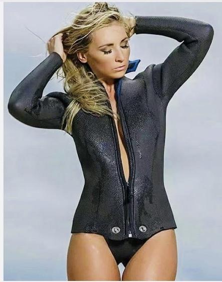 25P Wetsuit Wet Pussies 17