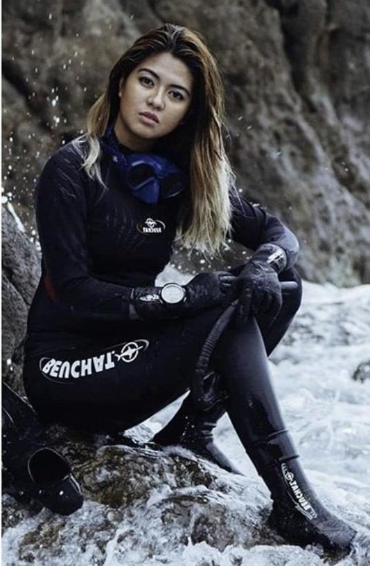 25P Wetsuit Wet Pussies 17