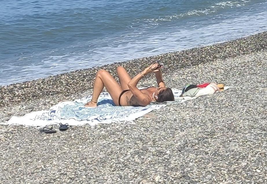 25P First 2020 nudist beach Day