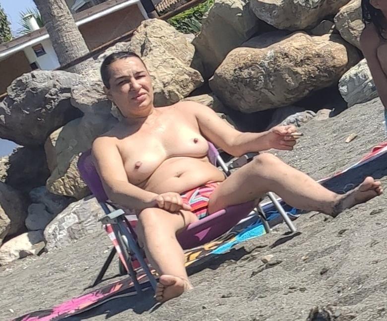 25P First 2020 nudist beach Day