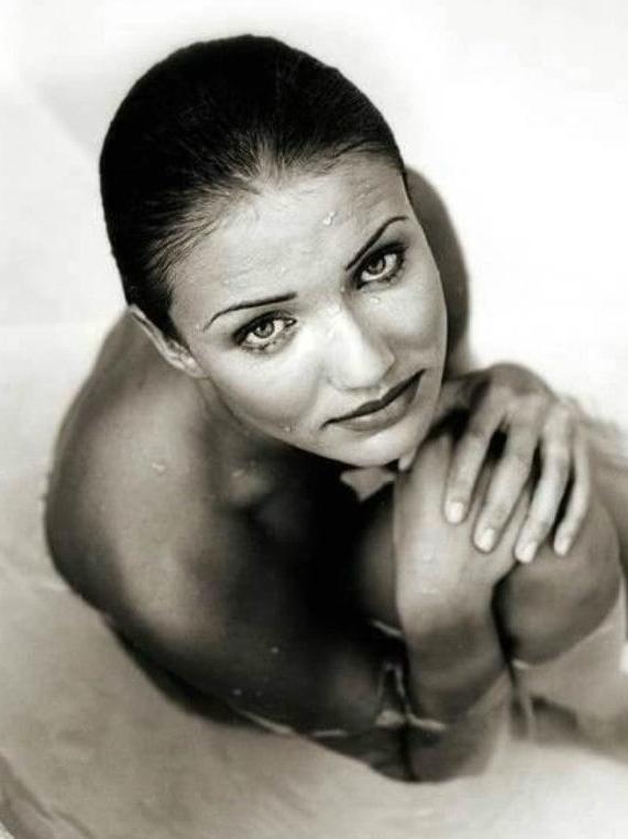 25P Cameron Diaz Nude