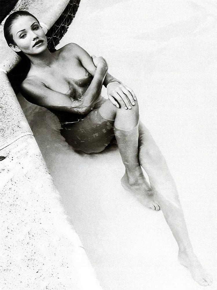 25P Cameron Diaz Nude
