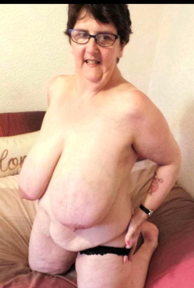 25P grannies fully nude