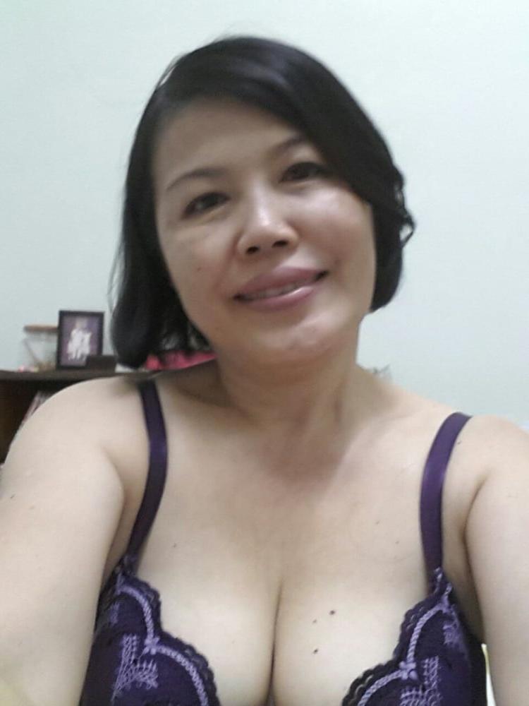 25P Sexy Asian Milf