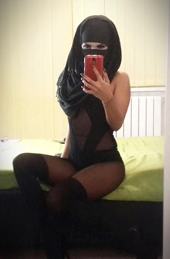 25P Niqab hijab nylon heels