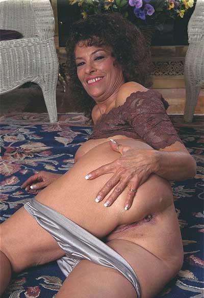 10P Mature with white nails