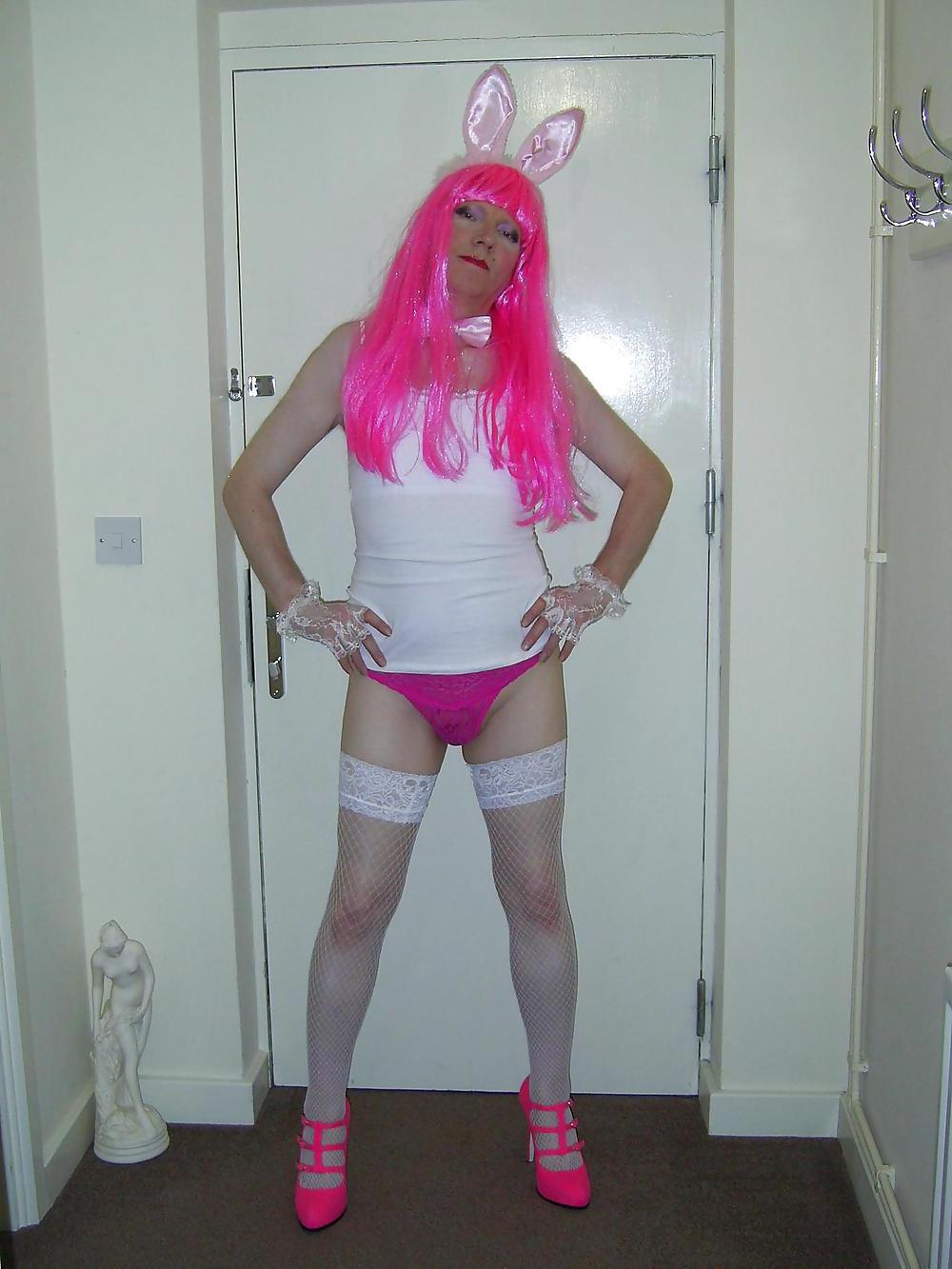 21P Suzi Sucks: Bunny Gurl, 2 of 2