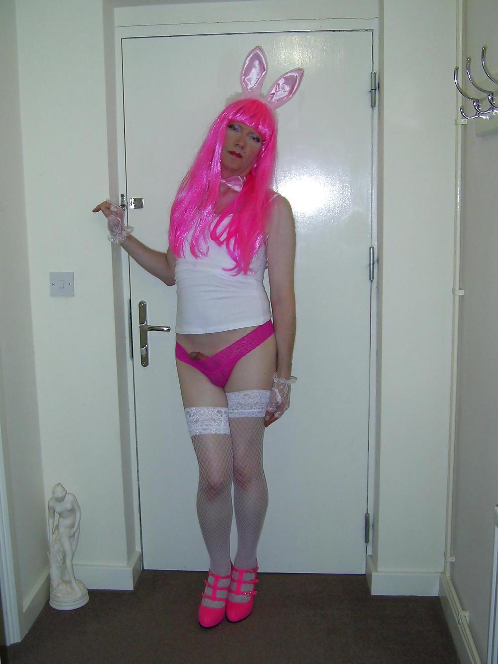 21P Suzi Sucks: Bunny Gurl, 2 of 2