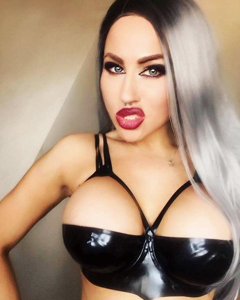 25P Sexy Latex vixens