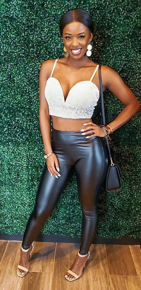 25P Latex and leatherpants 1