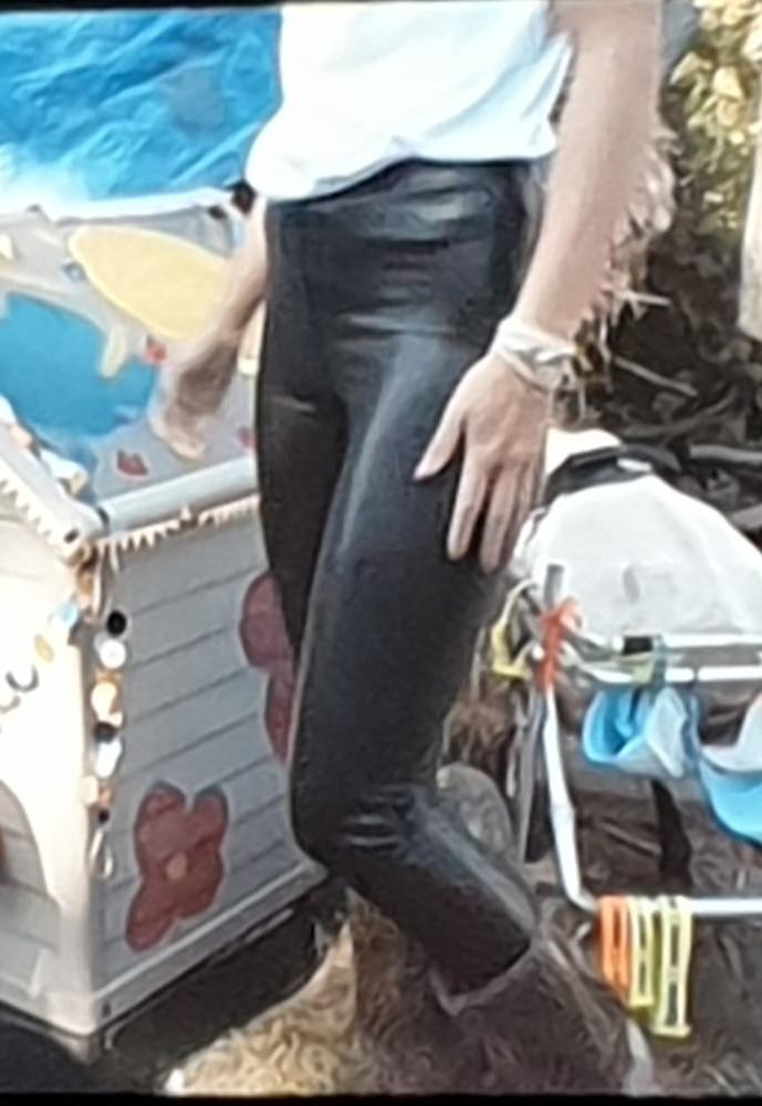 25P Latex and leatherpants 1