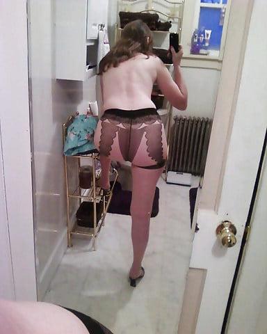 25P Pantyhose Nude MILF