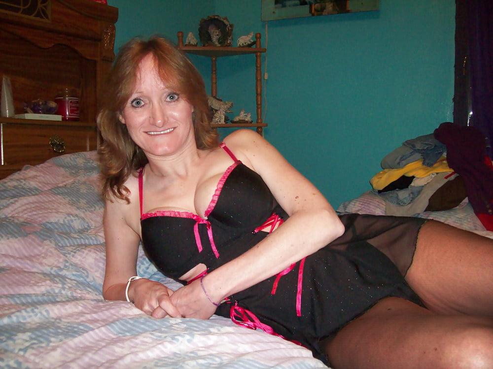 25P Pantyhose Nude MILF