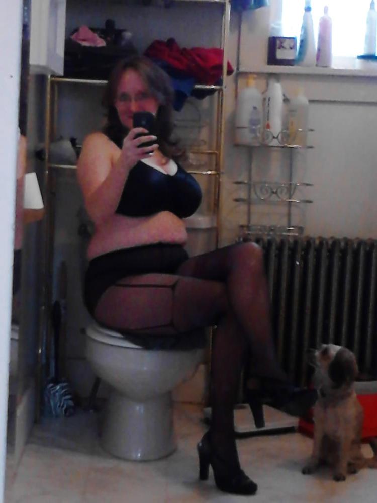 25P Pantyhose Nude MILF