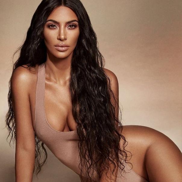25P Kim Kardashian Nude