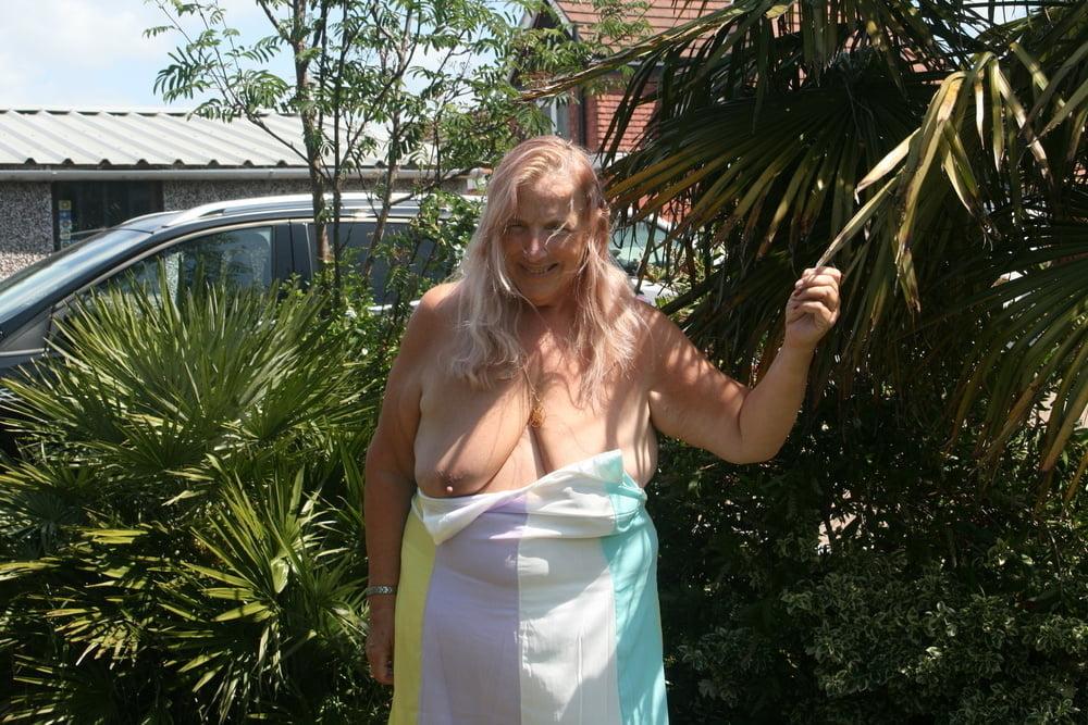 25P Older and hot 154 (Saggy tits outdoor)