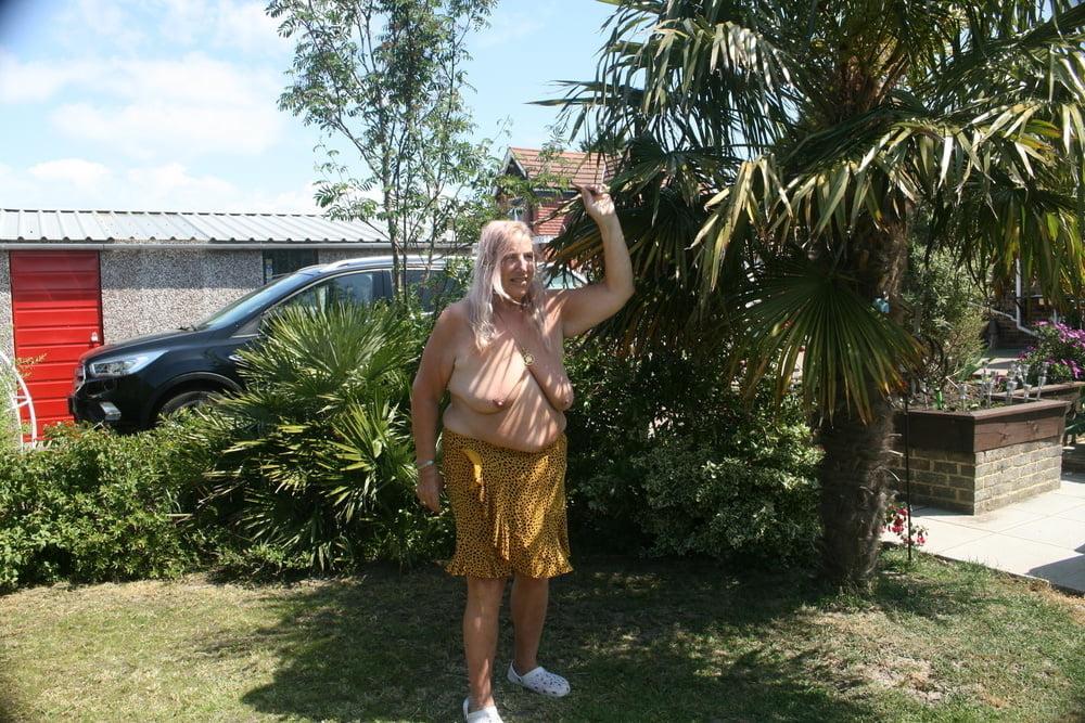 25P Older and hot 154 (Saggy tits outdoor)
