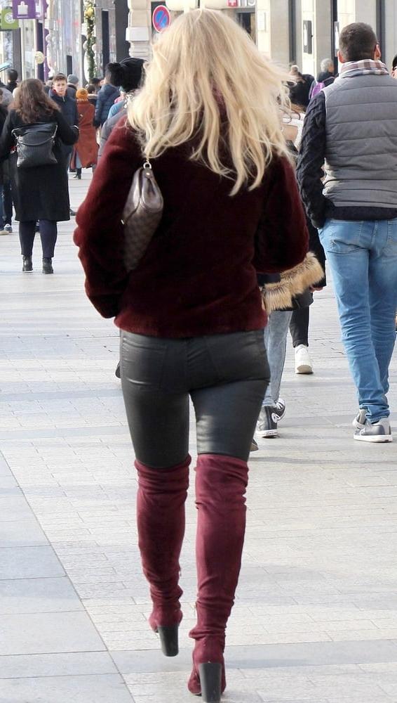 24P Hot Streetgirls in Leather and Latex leggings