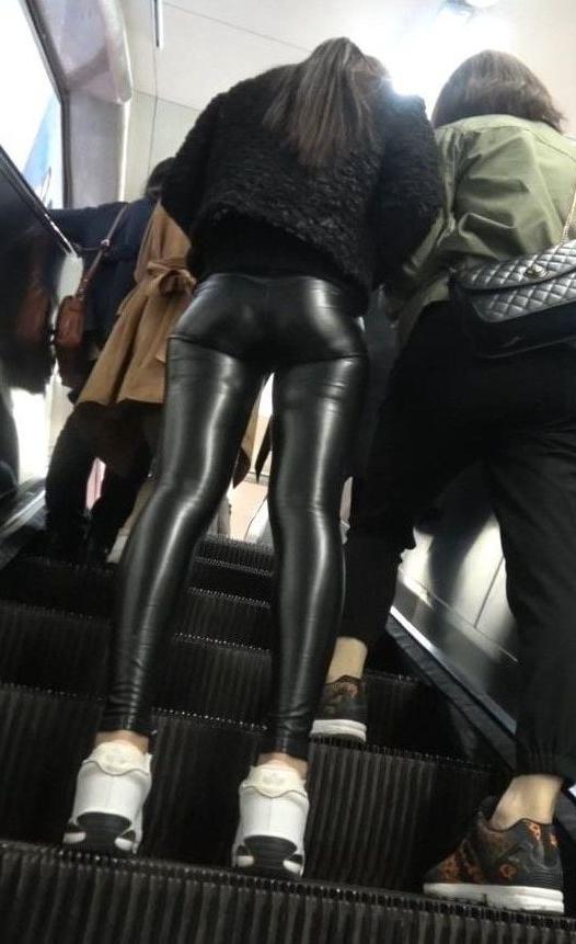 24P Hot Streetgirls in Leather and Latex leggings