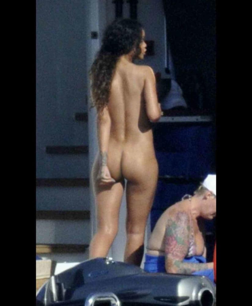 7P Rihanna - Nude Leaks!!