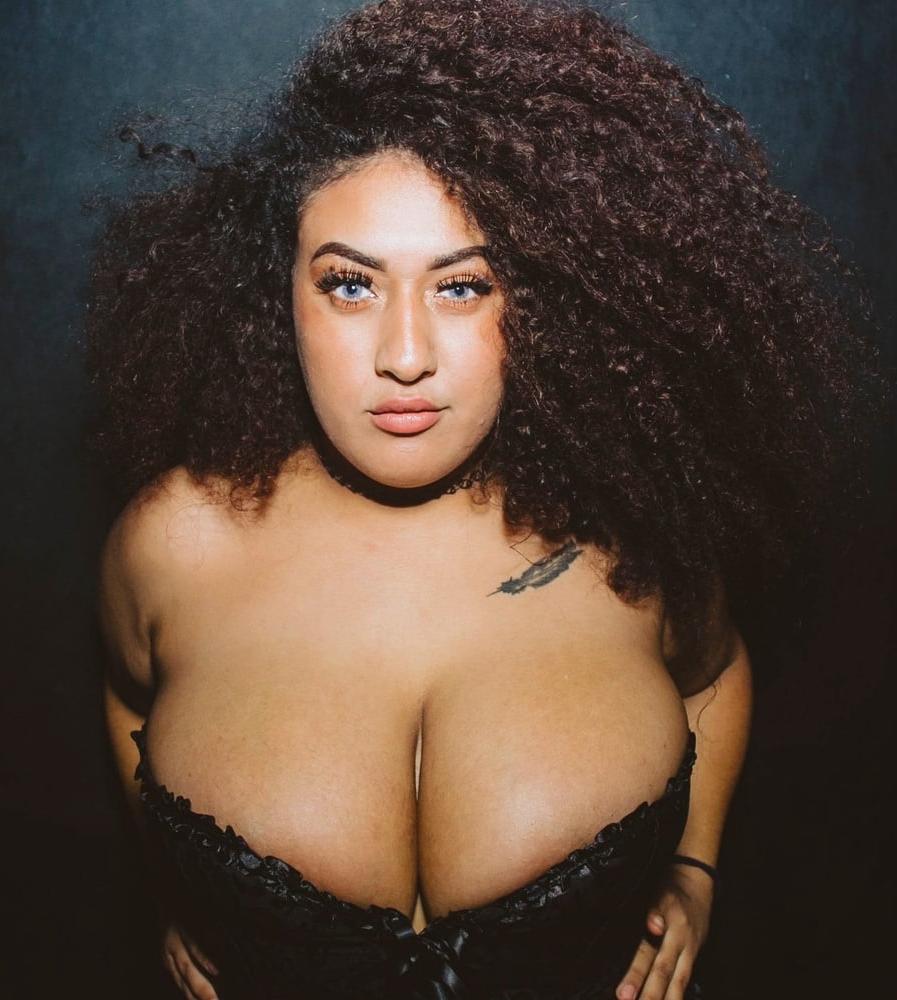 20P Girls partying in club - Paris #97