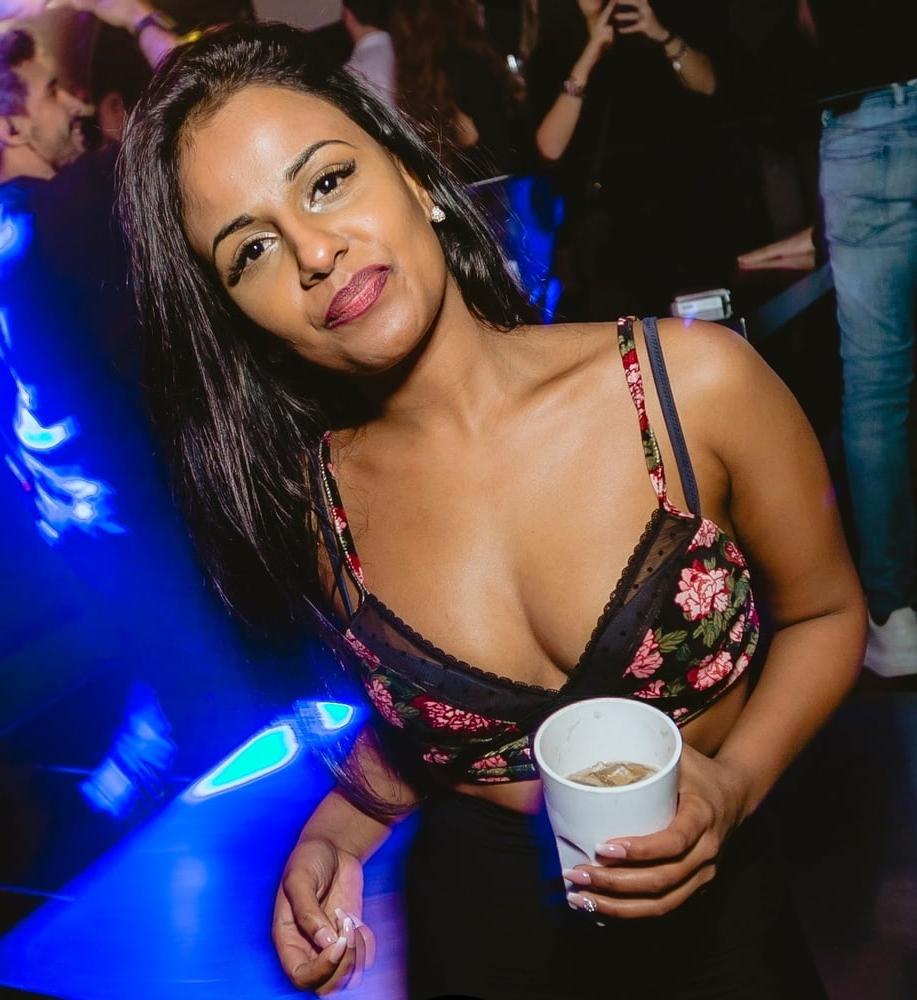20P Girls partying in club - Paris #97