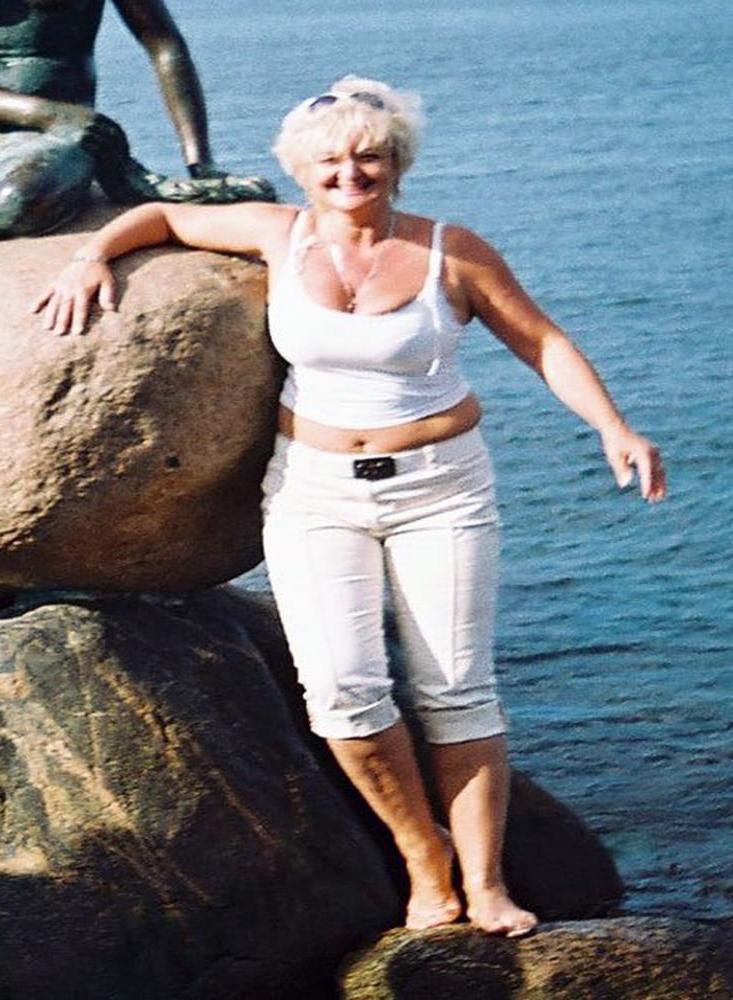 25P White top