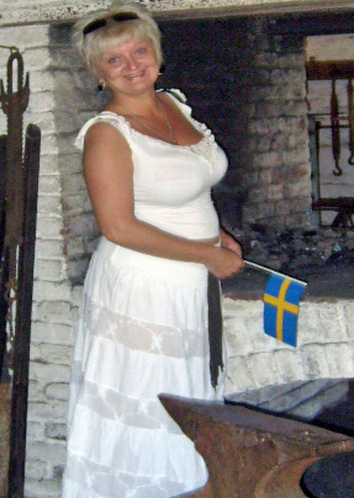 25P White top