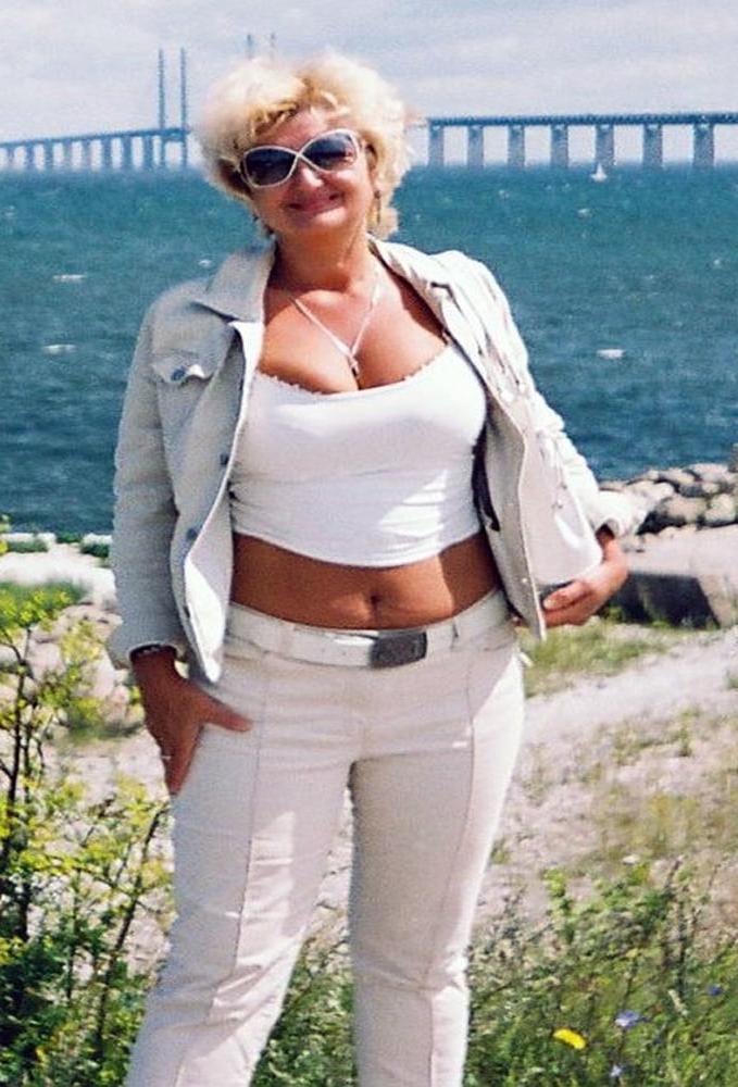 25P White top