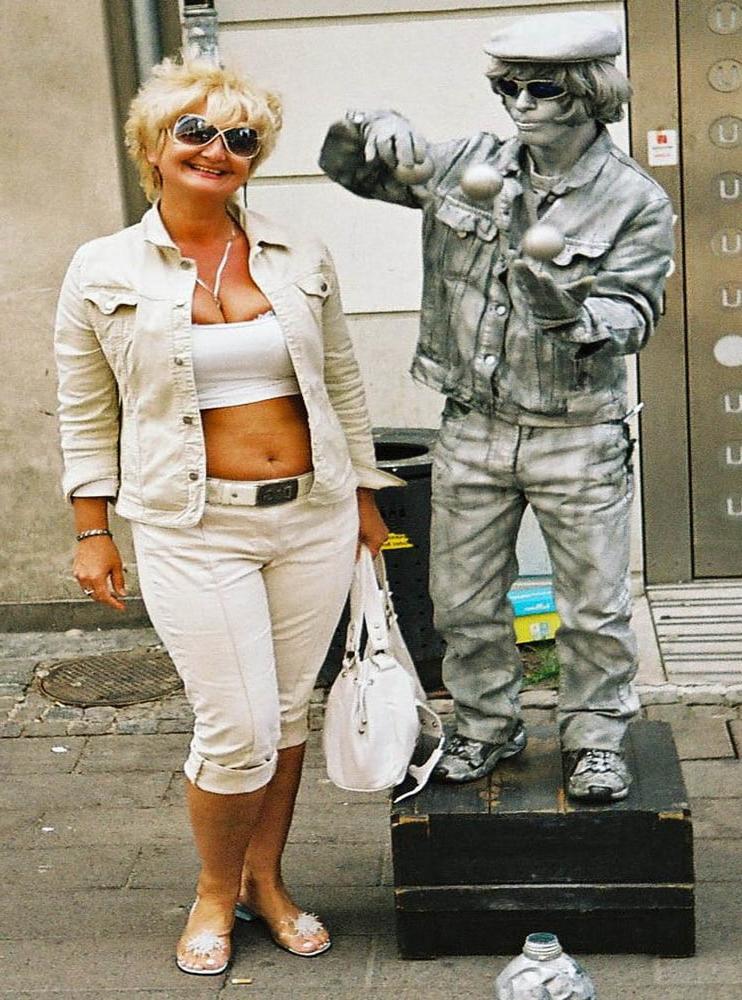 25P White top