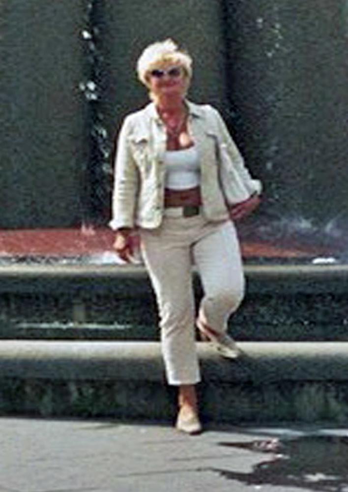 25P White top