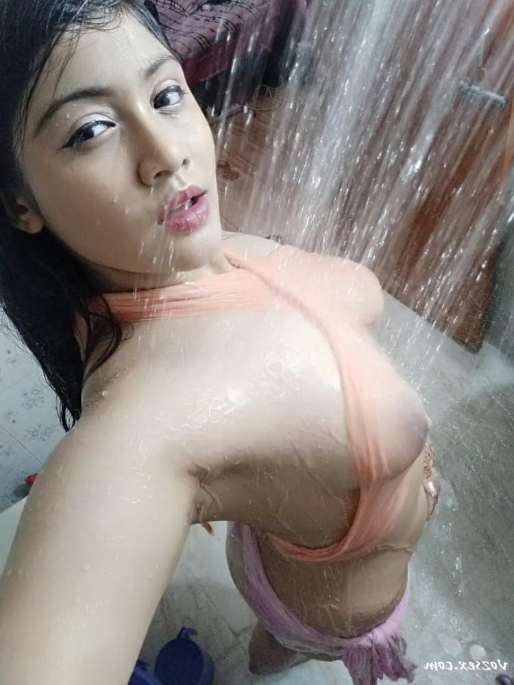 25P bangladeshi Daffodil University Srabontee nude pics