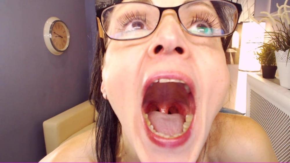 5P super horny sophie Milf on webcam