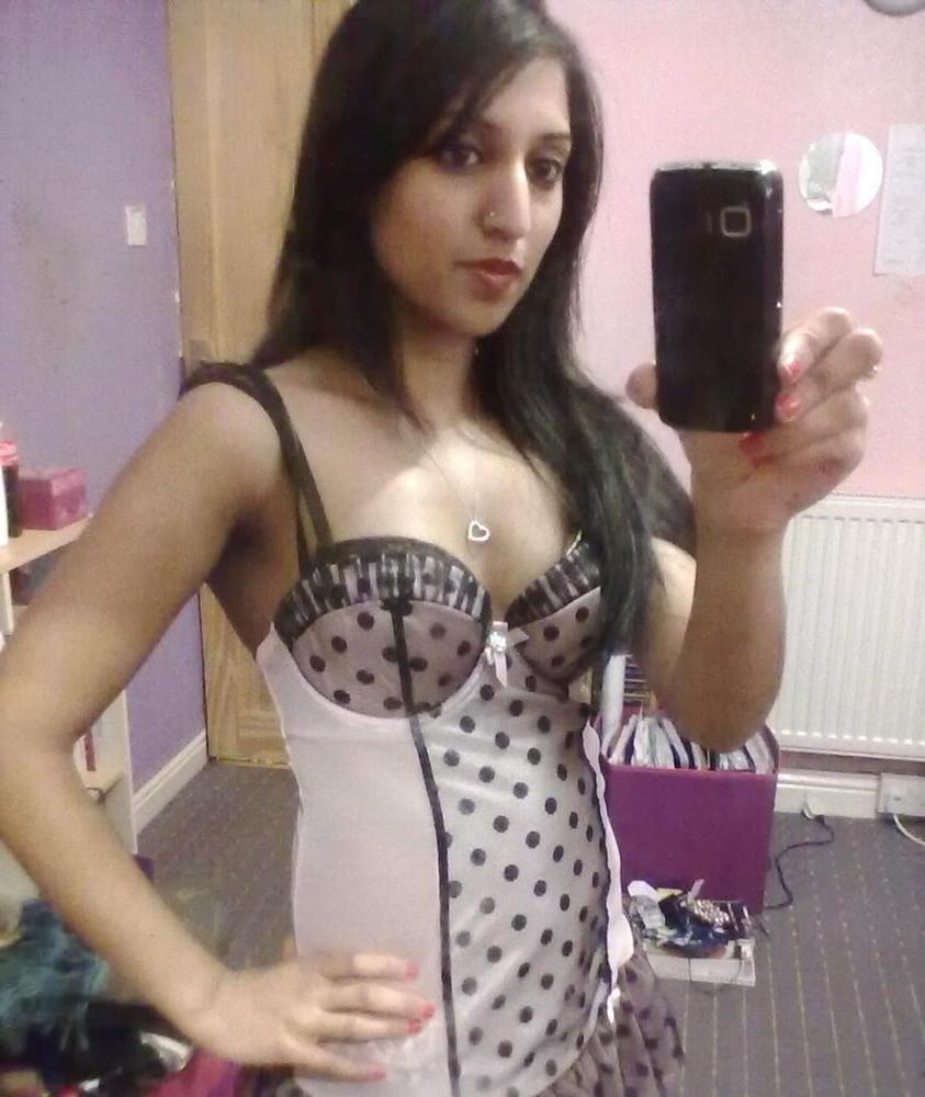 25P Sex Girl Nude Selfies