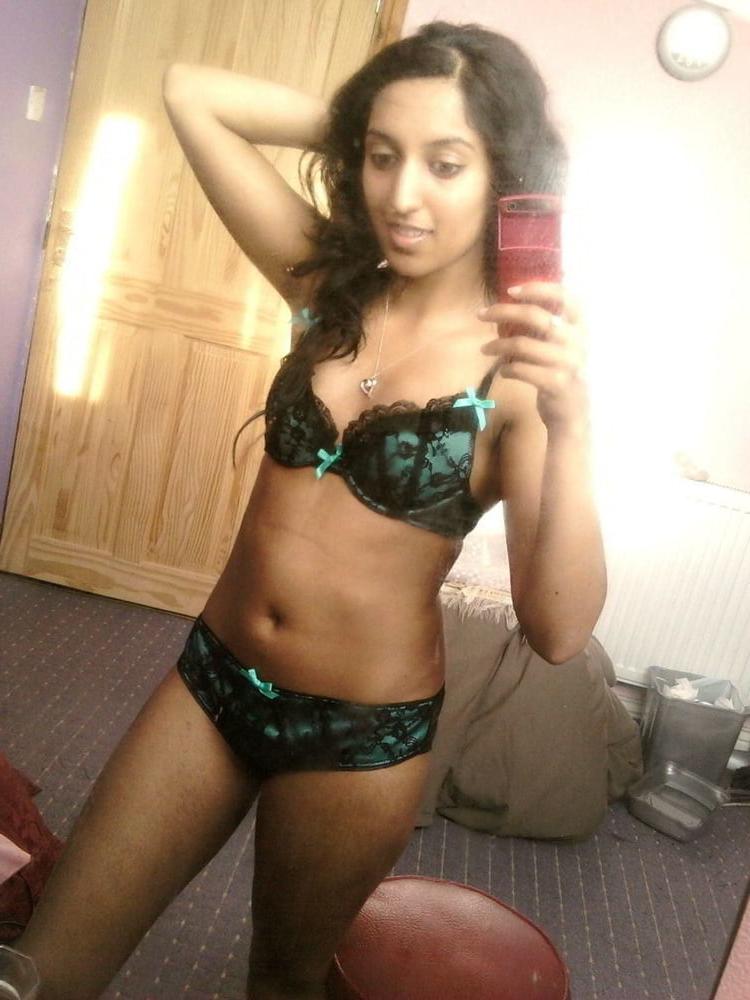 25P Sex Girl Nude Selfies