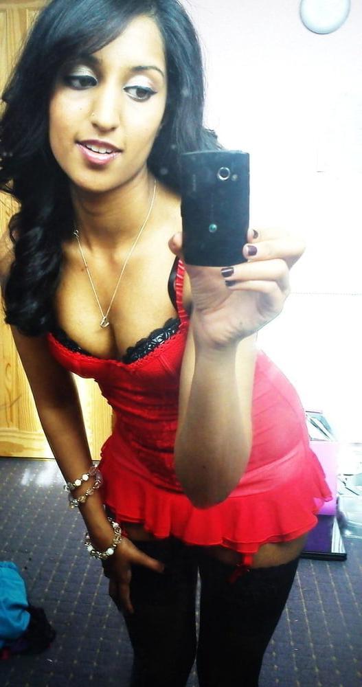25P Sex Girl Nude Selfies