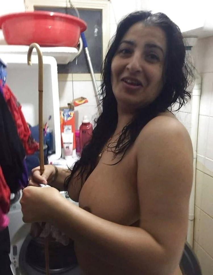 15P Kamaljeet Aunty Punjabi show nude #8