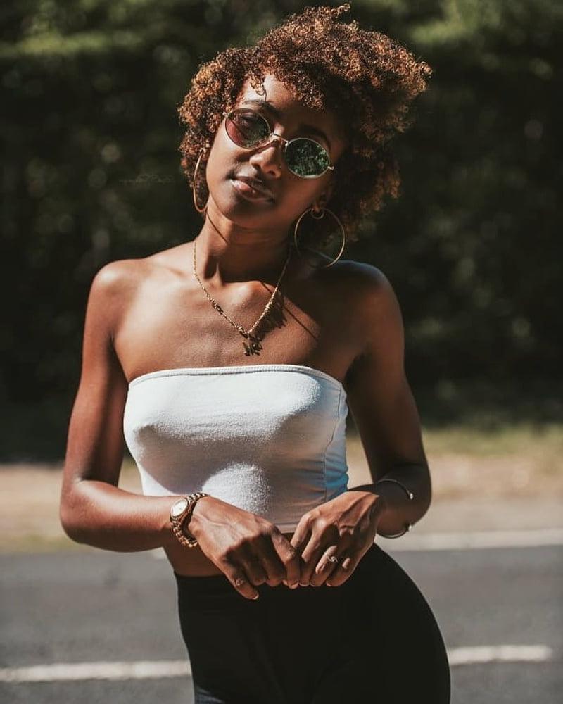 25P EBONY NO NUDE 45