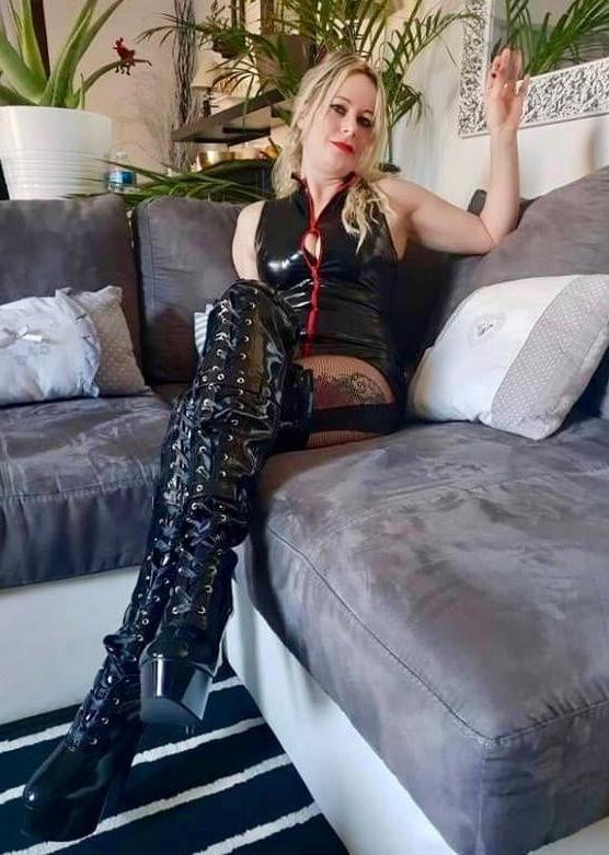 25P Sexy Latex #32