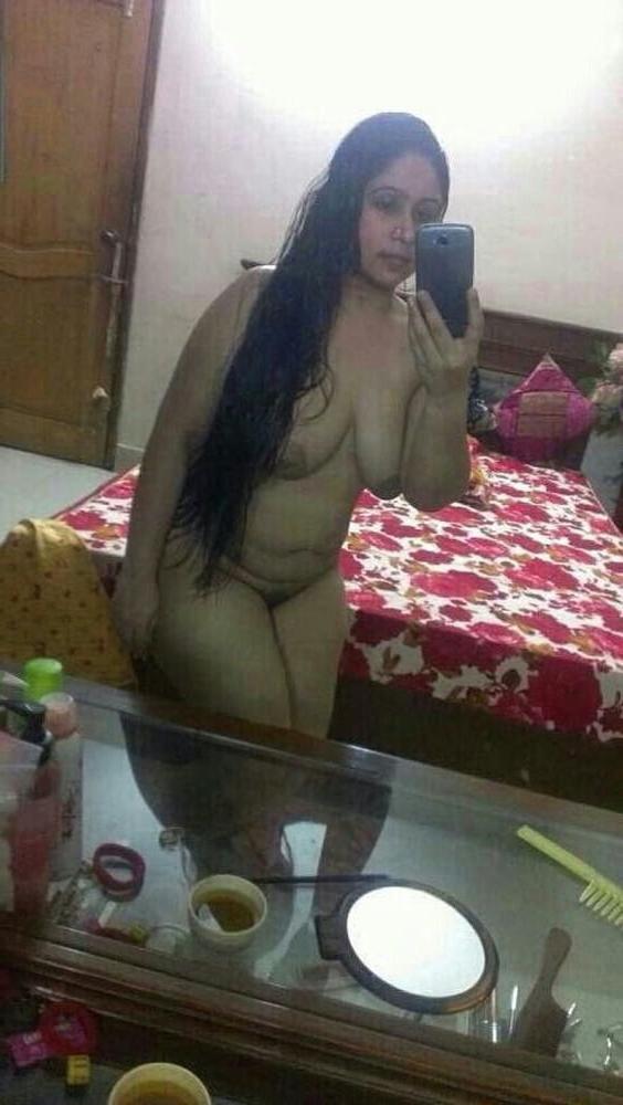 25P My friend's hot wife