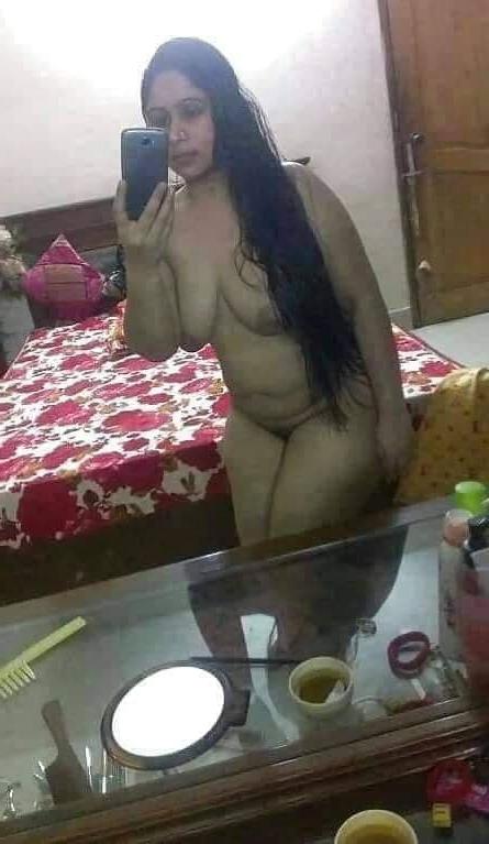25P My friend's hot wife