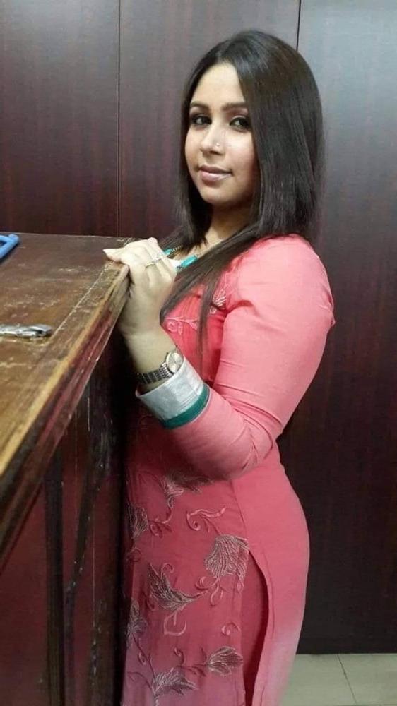 25P My friend's hot wife