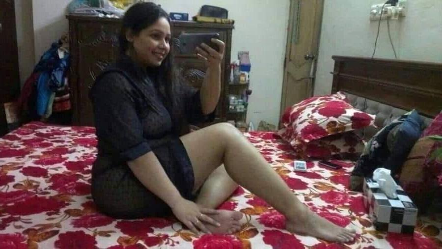 25P My friend's hot wife