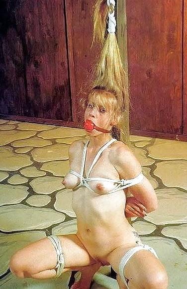 15P Amateur Women BDSM 285