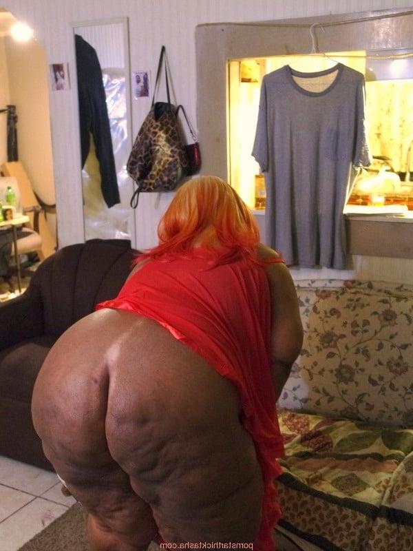 25P Hoodyman SSBBW 336 . Nude piggy special.
