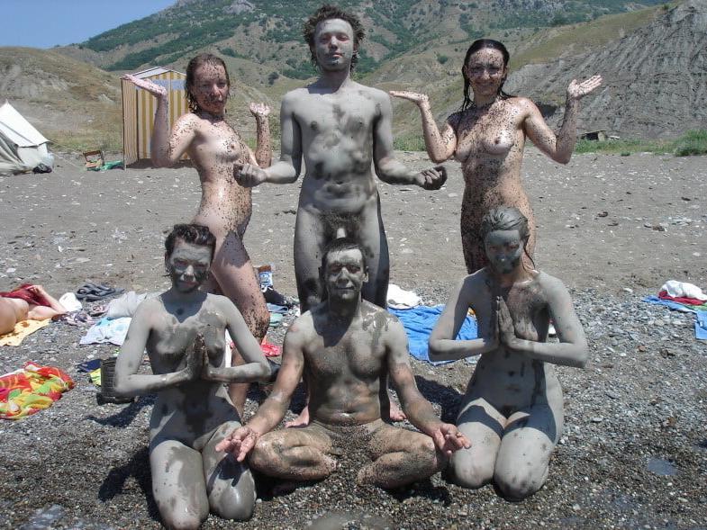 25P 0792 Nude beach closeup